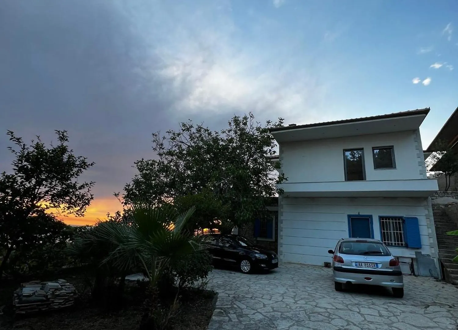 Yiannis & Victoria Villa Himare